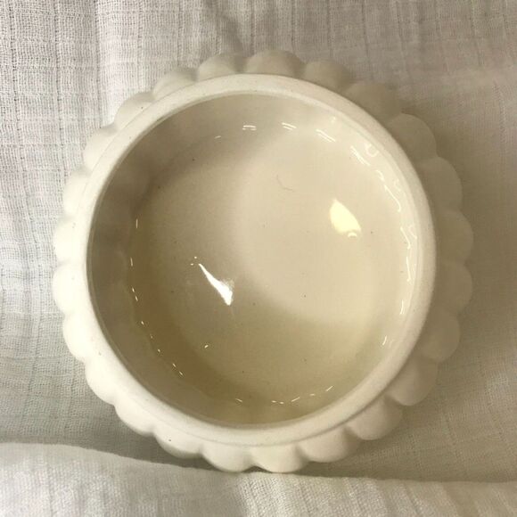 Small Flower Bouquet Lidded Storage Jar - Picture 6 of 7